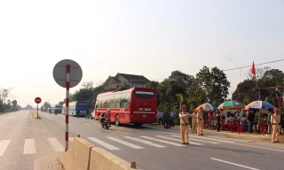 CSGT dàn trận, chặn đường dây đưa người trốn ra nước ngoài