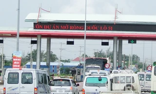 Mức phí cao, xe ùn ứ