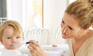 ‘Gỡ rối’ những khó khăn mẹ gặp phải khi cho bé ăn