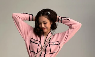 Không hổ danh “búp bê Chanel sống”, Jennie được khen mặc đẹp hơn cả người mẫu của hãng