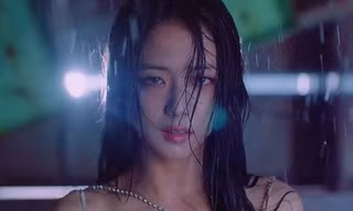 MV Lovesick Girls có một cảnh quay tưởng đơn giản lại là “nhiệm vụ bất khả thi” với Jisoo