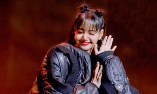 Soi trang phục của Lisa trong “Thanh Xuân Có Bạn 3”: Có món tưởng không đắt lại đắt không tưởng