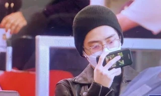 Tấm ảnh chỉ chụp một chàng trai nhưng "gây lú" cho cả ARMY, EXO-L và NCTzen