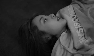 Chỉ có thể là Lisa: Thả nhẹ bức ảnh “không tóc mái” cũng leo thẳng lên Top Trending