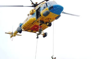 Cưỡi trực thăng chiếm điểm cao, chống khủng bố