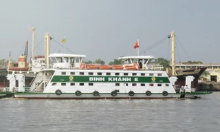 TPHCM dùng phà, tàu cao tốc vận chuyển đề thi ra đảo