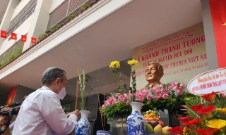 Khánh thành tượng cố Luật sư Nguyễn Hữu Thọ - Quyền Chủ tịch nước