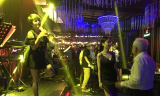 TPHCM đề xuất hỗ trợ nhân viên quán bar, karaoke, massage do ảnh hưởng của dịch COVID-19