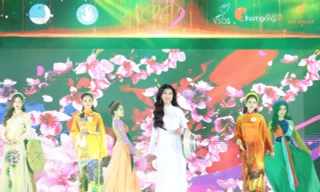 Ngắm thí sinh đồng diễn mở màn Chung kết Hoa khôi Sinh viên Việt Nam 2023