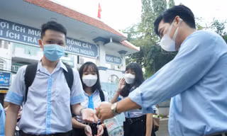 Sáng nay, 94.000 thí sinh chính thức vượt vũ môn vào lớp 10 tại TPHCM