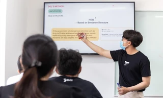 Chàng trai 9x chuyên toán dạy tiếng Anh bằng cách mới lạ 'bắt trend' giới trẻ