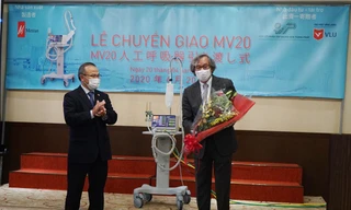 Lễ bàn giao máy thở MV20 cho Việt Nam chống dịch COVID-19 được tổ chức tại Đại sứ quán Việt Nam ở Nhật Bản