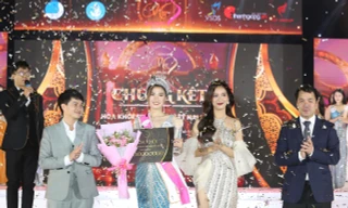 Trịnh Huyền Mai đăng quang Hoa khôi Sinh viên Việt Nam 2023