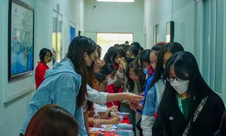 Phó hiệu trưởng một trường đại học bị tố dùng bằng tiến sĩ chưa được công nhận