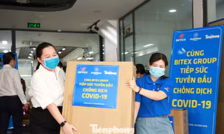 Cán bộ, nhân viên Tập đoàn BITEX vận chuyển hàng chuyển đi Đà Nẵng- Quảng Nam