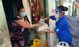 Nữ sinh 17 tuổi gần 4 tháng tình nguyện chống dịch COVID-19