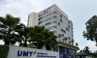 Đình chỉ công tác Viện trưởng thuộc Trường đại học Quản lý và Công nghệ TPHCM