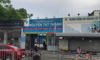 Trường Trung cấp Nguyễn Tất Thành, quận Gò Vấp, TPHCM bị phụ huynh phản ứng vì thu học phí trước khi năm học cũ kết thúc