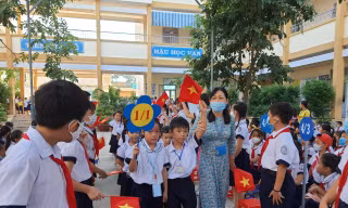 Học sinh lớp 1 được chào đón nồng nhiệt