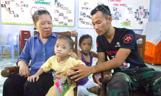 Thành 'khờ' xuyên Việt làm từ thiện