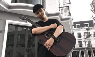 Chàng tiếp viên xe buýt điển trai mê sáng tác nhạc