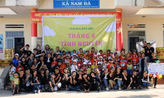 Rộn ràng “Tháng Tư tình nguyện” 