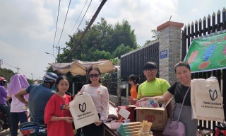 “Gen Xanh” và những bạn trẻ đi đổi quà lấy... rác ở Củ Chi