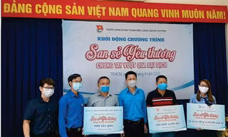 Tiếp nhận ủng hộ cho chương trình “San sẻ yêu thương, chung tay vượt qua đại dịch”