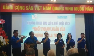 Ra mắt sách “Nhớ một thời tuổi trẻ hào hùng”