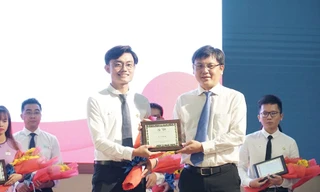 ĐHQG TP. HCM tuyên dương 25 đảng viên trẻ tiêu biểu