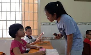 Những giáo viên tiếng Anh ở Trường học Phổ cập