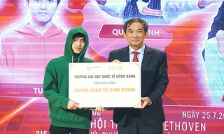 “Siêu trí nhớ” Lương Tuấn Phi nhận học bổng toàn phần của ĐH Quốc tế Hồng Bàng