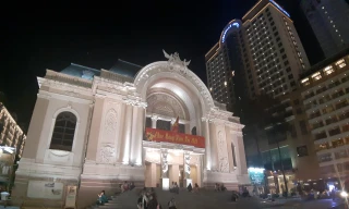 Giới trẻ Sài Gòn chuyển đón Giao thừa tại các quán cà phê