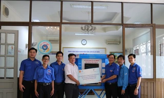 Tặng tủ sát khuẩn tự động đa năng