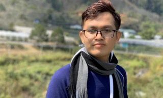 "Bỏ kinh tế, tôi tìm lại ước mơ làm giảng viên" 