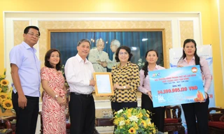 TPHCM tiếp nhận hơn 34 tỷ đồng để mua vắc xin phòng dịch COVID-19