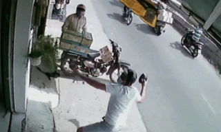 Ném mắm tôm, tạt sơn đòi nợ kiểu ‘khủng bố’ ở Sài Gòn