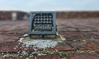 Nhiều cụm đèn chiếu sáng mỹ thuật trên di tích Kỳ đài Huế bị phá nát