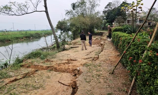 Sống sợ hãi bên bờ sông sụt vỡ ở Huế