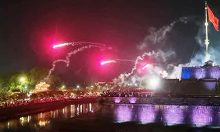 Bất ngờ nguồn gốc vật tư ‘quá đát’ dùng bắn hỏa pháo thần công trên Kỳ Đài Huế gây sự cố nguy hiểm