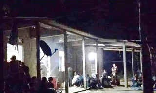 Sửa máy bơm dưới suối, người đàn ông bị điện giật tử vong