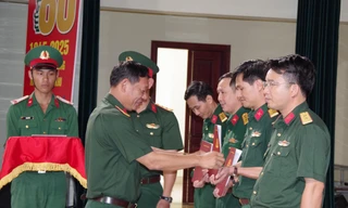 Công bố quyết định giải thể ban chỉ huy quân sự cấp huyện tại Huế