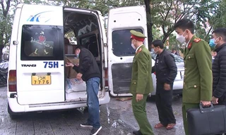 Phát hiện cầy hương, cầy vòi quý hiếm trong ô tô chở thuốc lá, rượu lậu