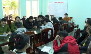 Bắt giữ 8 đối tượng dùng vỏ chai bia tấn công người đi đường