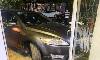 Vụ cán bộ Sở Nội vụ bị tố đậu xe sai còn thách thức dân: Tạm dừng vai trò quản lý