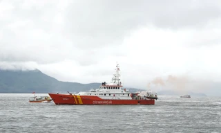 Diễn tập tìm kiếm cứu nạn hàng hải vùng nước cảng biển Thừa Thiên-Huế