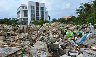 Khu quy hoạch Đại học Huế thành bãi rác ‘khủng’