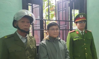 Bắt nguyên cán bộ Văn phòng Đoàn đại biểu Quốc hội và HĐND TP Huế 