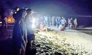 Chủ tịch tỉnh TT-Huế khen thưởng 2 thanh niên dũng cảm cứu 6 học sinh đuối nước