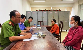 Vờ mua lá chuối để đồng bọn đột nhập trộm trang sức và hơn 20.000 USD của chủ nhà